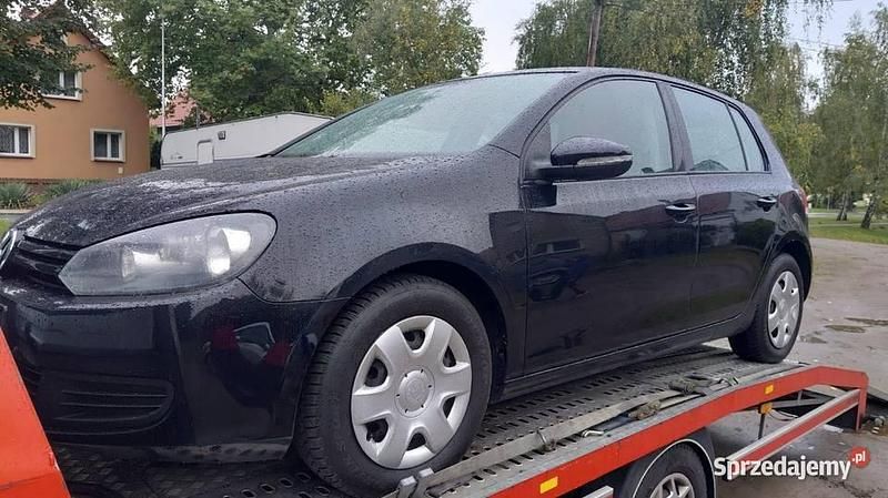 Czarny Używany 2011 VW Golf VI Hatchback | 13 900 zł (Super Cena) - Obraz 1/4