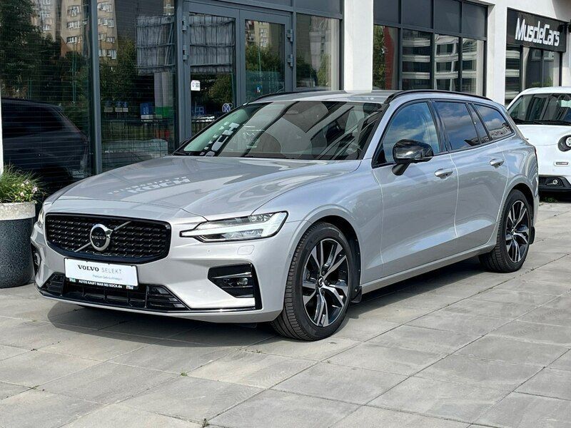 Srebrny (metalik) Używany 2024 Volvo V60 Kombi | 179 500 zł - Obraz 1/4