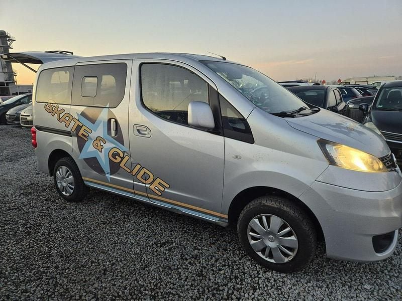 Używany Nissan NV200 80 KM (58 kW) 2011 Srebrny (metalik) Minivan