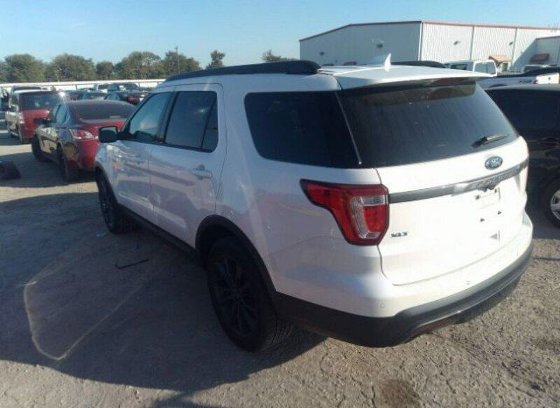 Używany Ford Explorer 290 KM (213 kW) 2017 Biały SUV