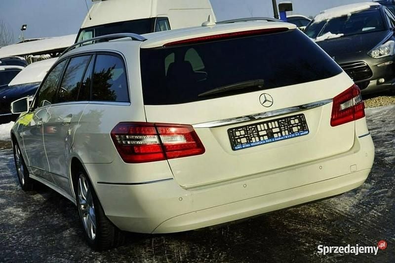 Używany Mercedes E220 Avantgarde 170 KM (125 kW) 2011 Biały Kombi