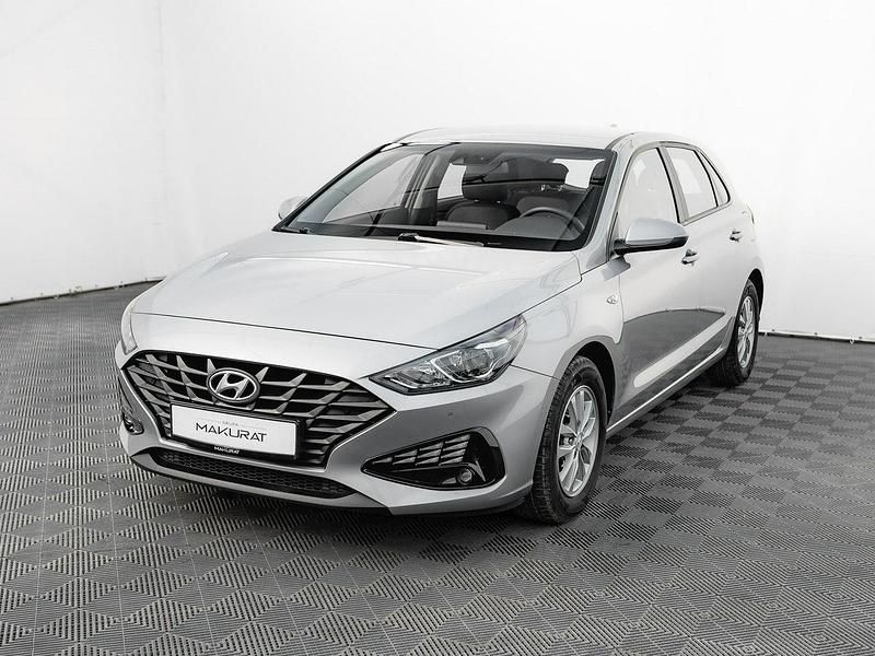 Używany Hyundai i30 110 KM (80 kW) 2022 Srebrny (metalik) Hatchback