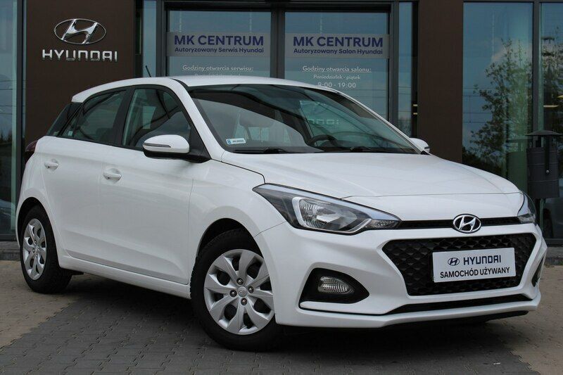 Używany Hyundai i20 Classic 84 KM (61 kW) 2019 Biały Hatchback