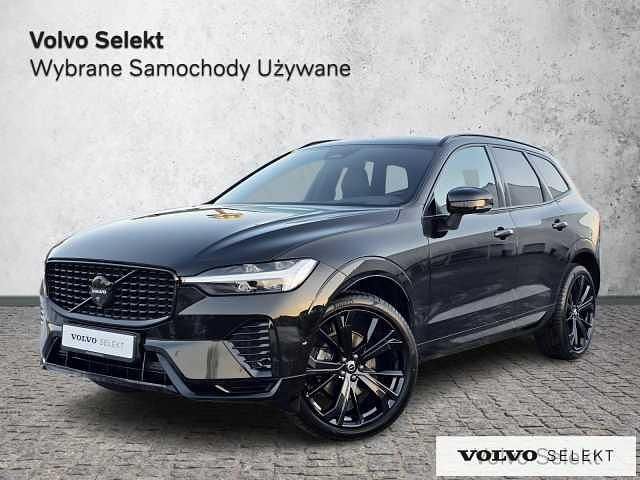 Używany Volvo XC60 250 KM (183 kW) 2025 Czarny SUV