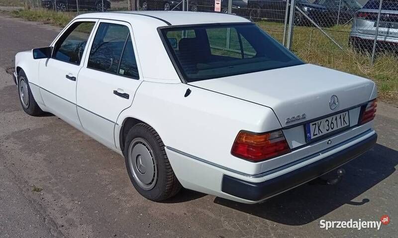 Używany Mercedes E200 1989