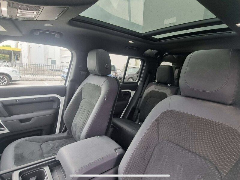 Używany Land Rover Defender 200 KM (147 kW) 2021 Zielony SUV