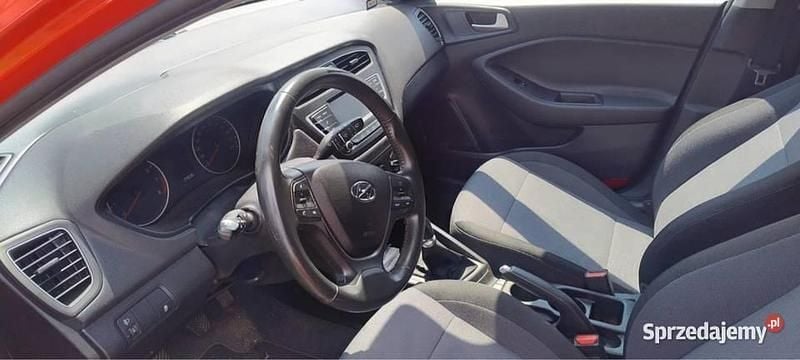 Używany Hyundai i20 2020 Czerwony Hatchback
