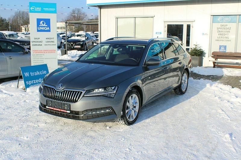 Używany Skoda Superb Style 2022 Szary Kombi
