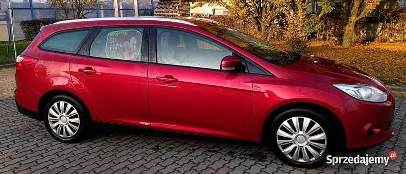 Używany Ford Focus 2014 Bordowy Kombi