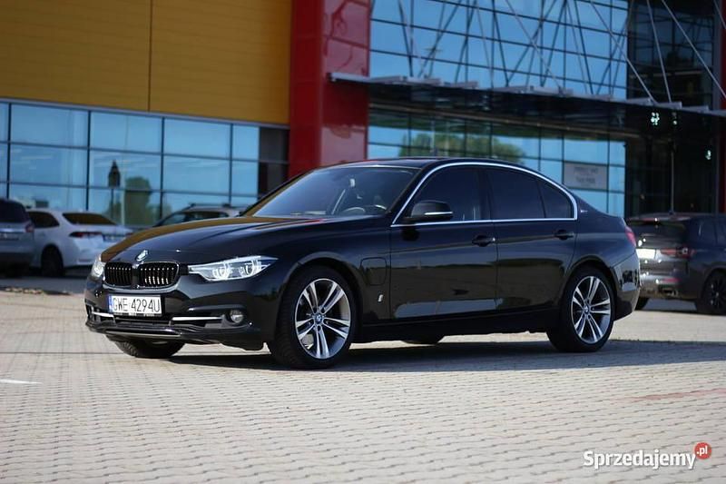 Czarny Używany 2018 BMW 330e iPerformance Sedan/Limuzyna | 85 900 zł (Dobra cena) - Obraz 1/4