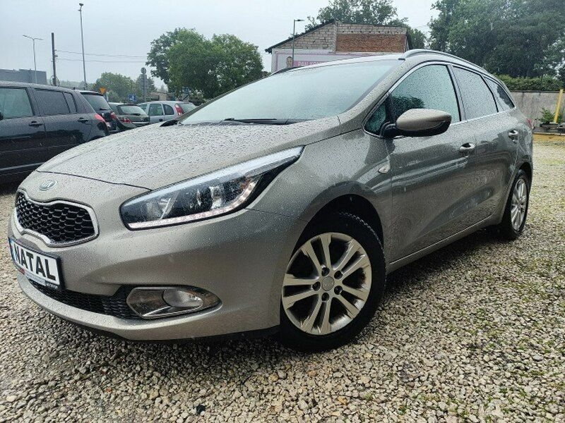 Szary Używany 2013 Kia Ceed 2 Kombi | 31 500 zł (Super Cena) - Obraz 1/4