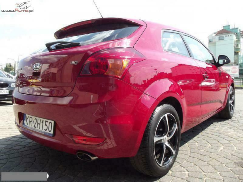 Używany Kia Ceed Sport 105 KM (77 kW) 2009 Czerwony Hatchback