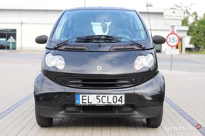 Czarny Używany 2003 Smart ForTwo Coupé Coupe | 6000 zł - Obraz 1/4