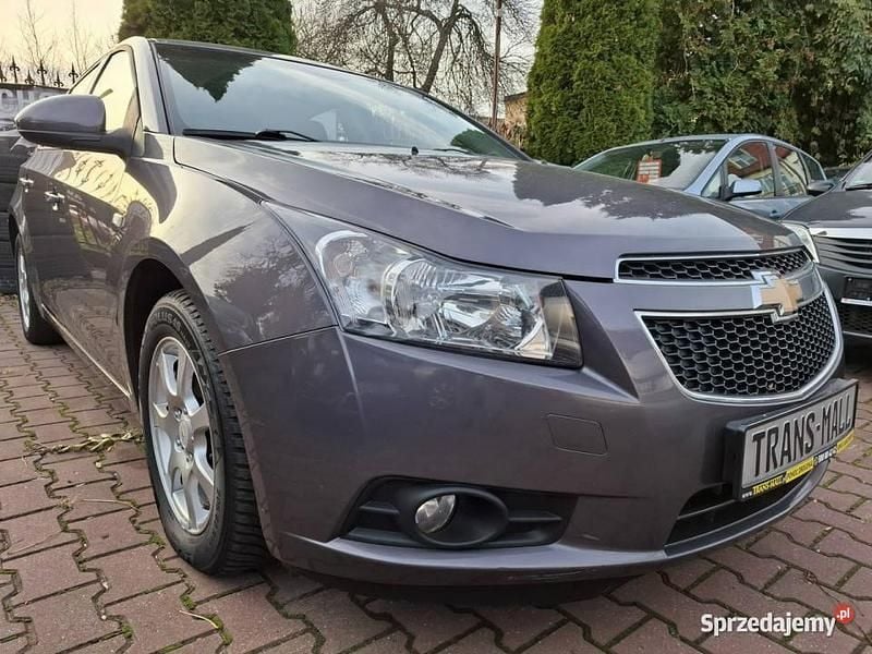Srebrny (metalik) Używany 2012 Chevrolet Cruze Hatchback | 18 400 zł (Uczciwa cena) - Obraz 1/4