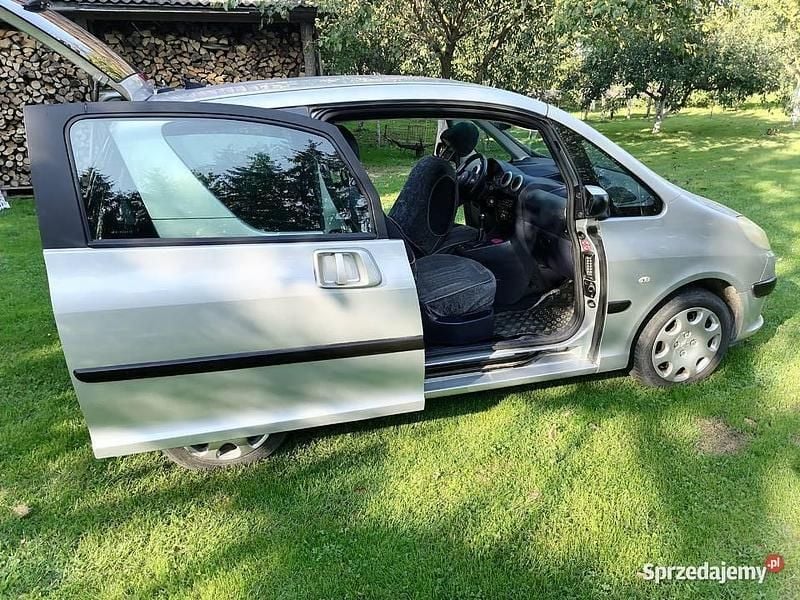 Używany Peugeot 1007 2006 Srebrny Minivan