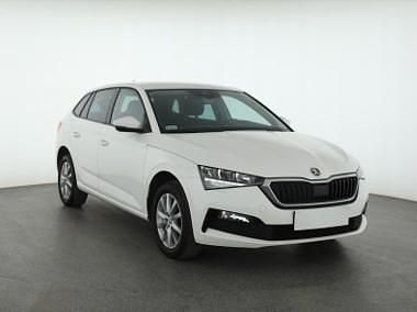 Biały Używany 2022 Skoda Scala Hatchback | 46 999 zł (Uczciwa cena) - Obraz 1/4