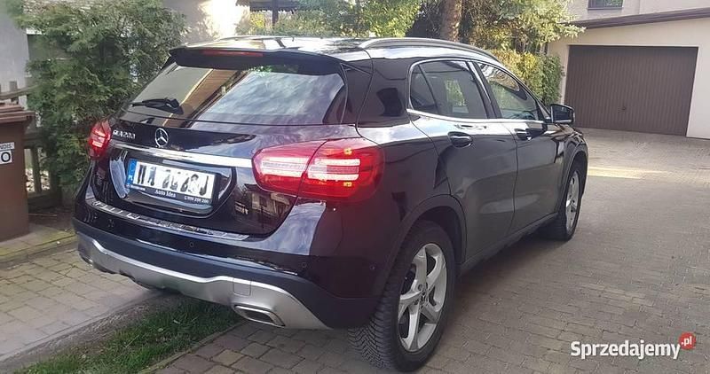 Używany Mercedes GLA200 2018 Czarny SUV