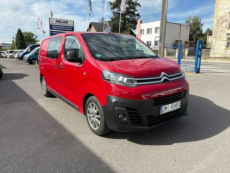 Czerwony Używany 2016 Citroën Jumpy Minivan | 52 000 zł - Obraz 1/4