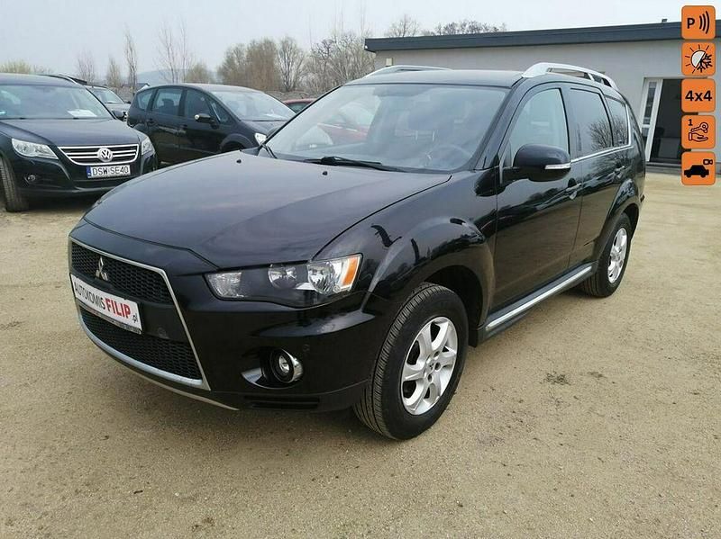 Czarny Używany 2010 Mitsubishi Outlander SUV | 28 900 zł (Uczciwa cena) - Obraz 1/4