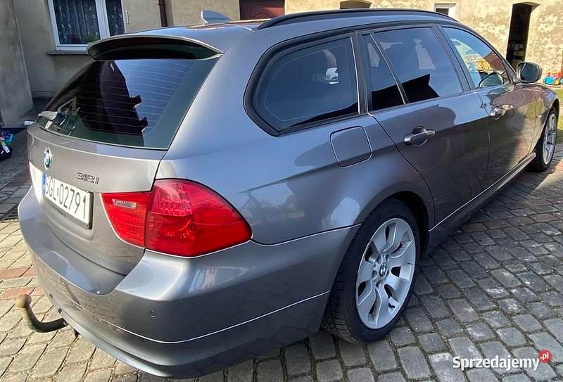 Używany BMW 318 2010 Szary Kombi