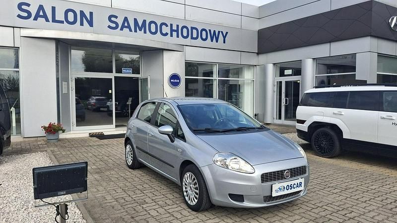 Srebrny Używany 2009 Fiat Grande Punto Hatchback | 13 400 zł (Uczciwa cena) - Obraz 1/4