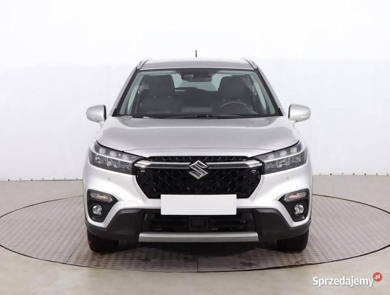 Srebrny Używany 2024 Suzuki SX4 S-Cross SUV | 94 999 zł (Uczciwa cena) - Obraz 1/4