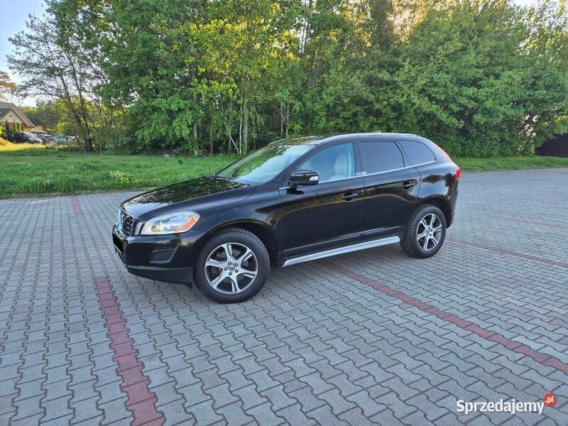Czarny Używany 2012 Volvo XC60 Summum SUV | 43 500 zł (Uczciwa cena) - Obraz 1/4