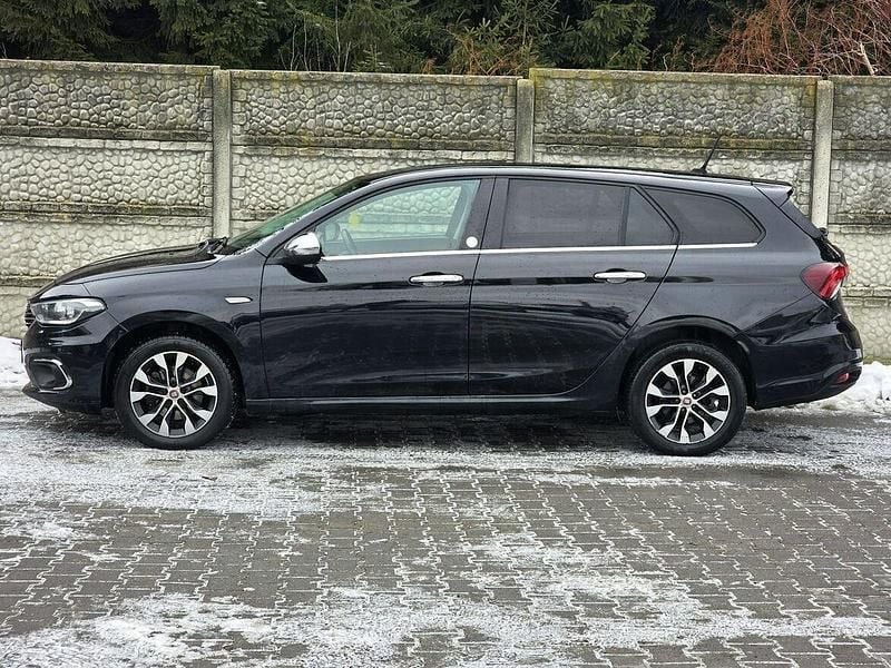 Używany Fiat Tipo 120 KM (88 kW) 2020 Czarny (metalik) Kombi