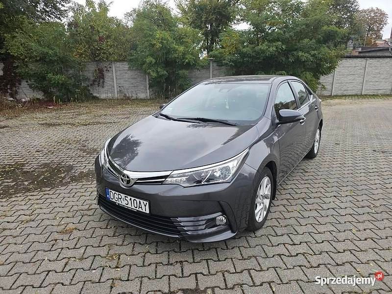 Szary Używany 2018 Toyota Corolla Sedan/Limuzyna | 59 500 zł (Uczciwa cena) - Obraz 1/4