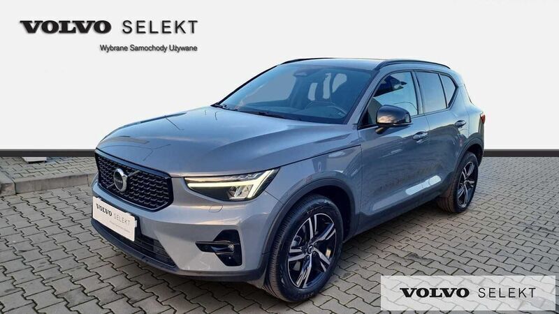 Szary Używany 2023 Volvo XC40 SUV | 146 999 zł (Uczciwa cena) - Obraz 1/3