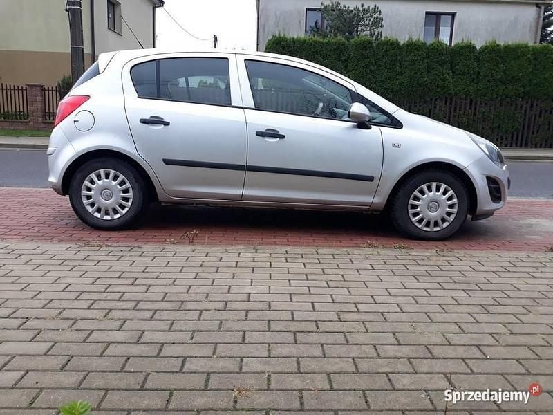 Używany Opel Corsa 2014 Srebrny Hatchback