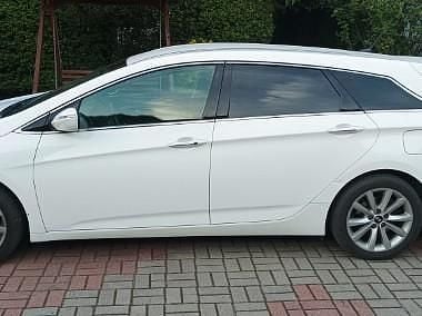 Biały Używany 2011 Hyundai i40 Kombi | 29 000 zł (Dość drogi) - Obraz 1/4