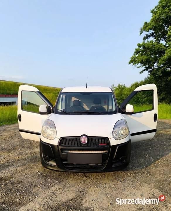 Biały Używany 2012 Fiat Doblò Minivan | 17 000 zł - Obraz 1/4
