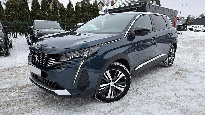 Używany Peugeot 5008 Allure 130 KM (95 kW) 2022 Niebieski SUV