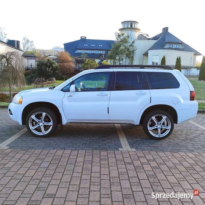 Biały Używany 2011 Mitsubishi Pajero SUV | 49 999 zł - Obraz 1/4