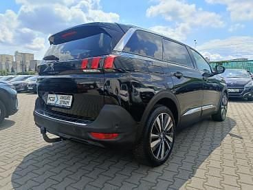 Używany Peugeot 5008 Allure 180 KM (132 kW) 2018 Czarny Minivan