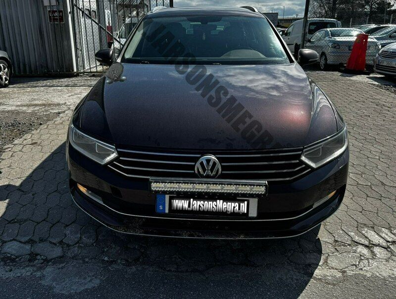 Fioletowy Używany 2015 VW Passat Kombi | 52 500 zł (Uczciwa cena) - Obraz 1/4