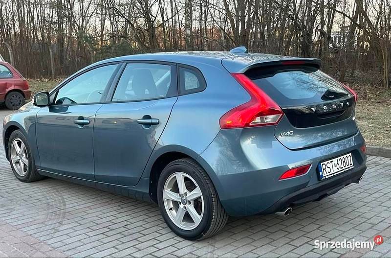 Używany Volvo V40 150 KM (110 kW) 2013 Niebieski Hatchback