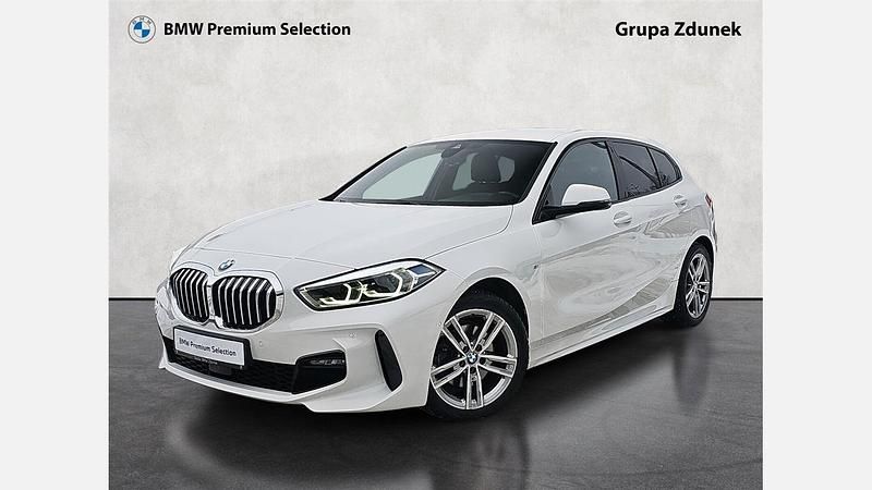 Używany BMW 118 Shadowline 140 KM (102 kW) 2023 Biel alpejska Hatchback