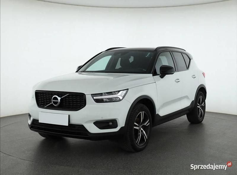 Używany Volvo XC40 156 KM (114 kW) 2018 Biały SUV