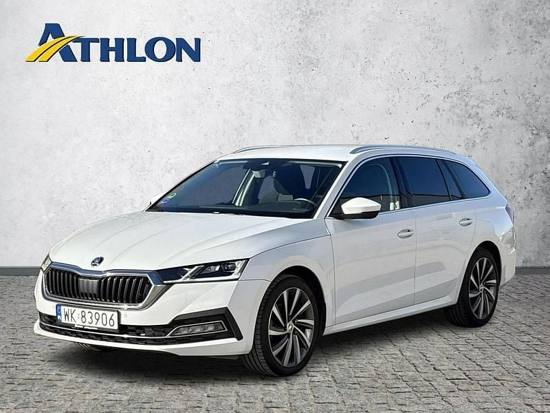 Biały Używany 2022 Skoda Octavia Kombi | 77 500 zł (Uczciwa cena) - Obraz 1/4