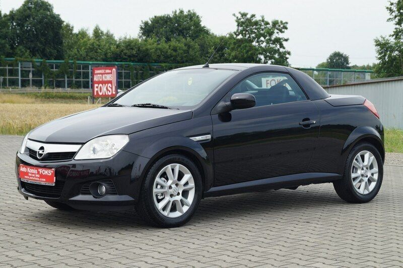 Czarny Używany 2006 Opel Tigra Kabriolet | 11 900 zł (Uczciwa cena) - Obraz 1/4
