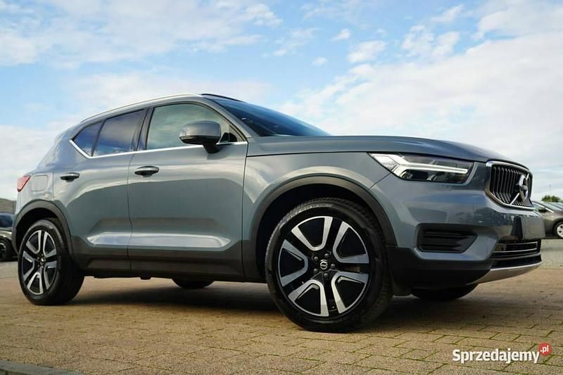 Używany Volvo XC40 262 KM (192 kW) 2022 Szary SUV