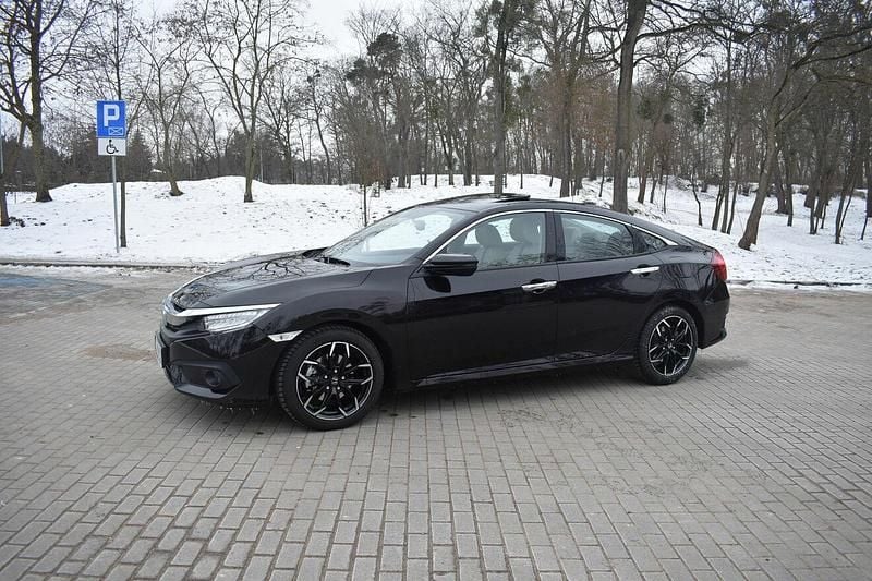 Używany Honda Civic 2017 Inny kolor Sedan/Limuzyna