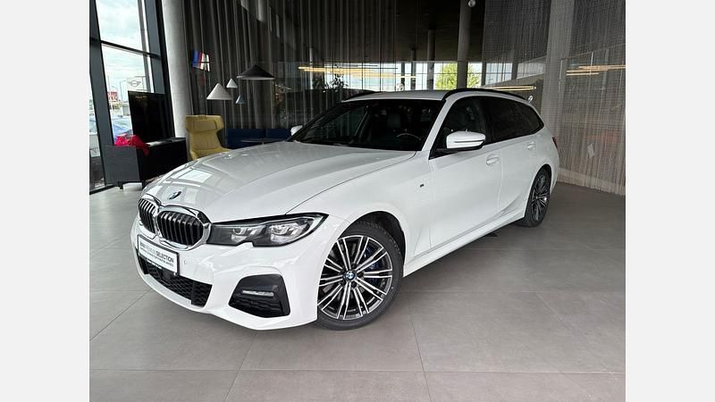 Biel alpejska Używany 2020 BMW 330 Shadowline Kombi | 159 900 zł - Obraz 1/3