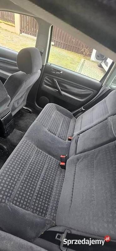 Używany VW Passat 2001 Zielony Sedan/Limuzyna