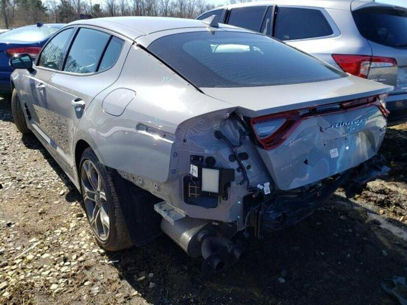 Używany Kia Stinger 255 KM (187 kW) 2021 Szary Hatchback