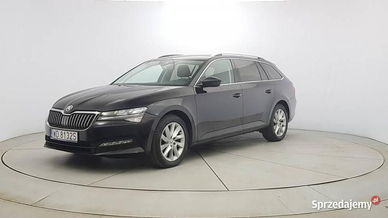 Używany Skoda Superb Ambition 150 KM (110 kW) 2022 Czarny (metalik) Kombi