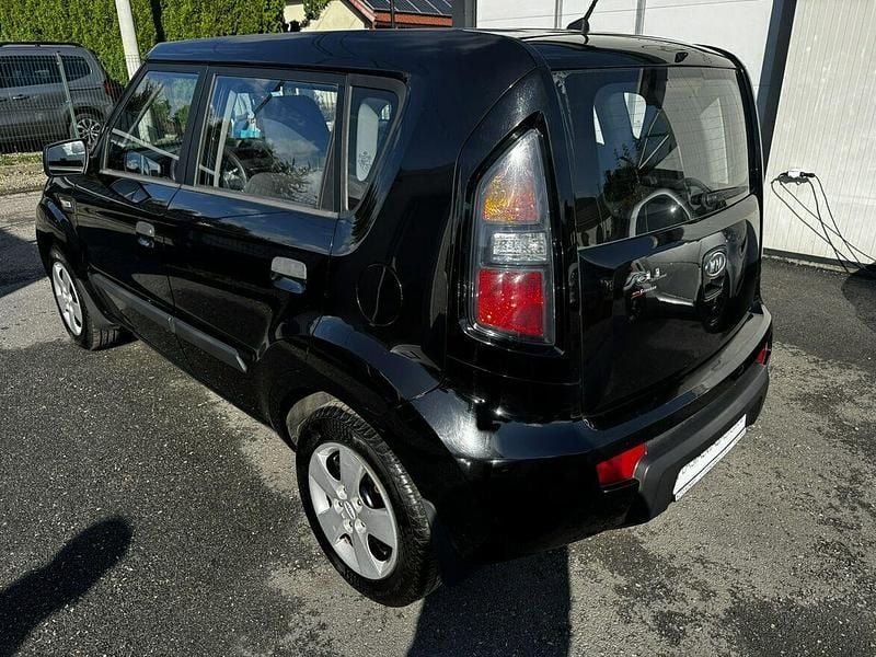 Używany Kia Soul 125 KM (91 kW) 2010 Czarny SUV