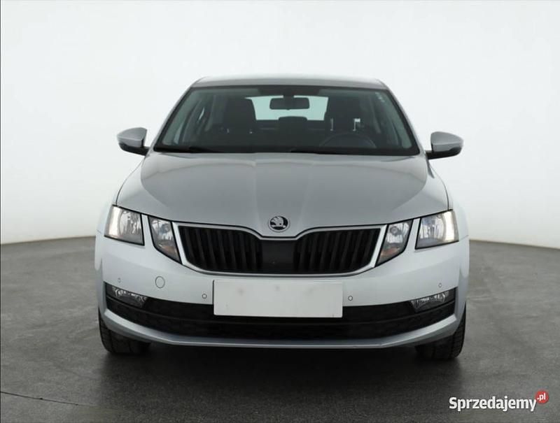 Srebrny Używany 2017 Skoda Octavia Hatchback | 38 999 zł (Uczciwa cena) - Obraz 1/4
